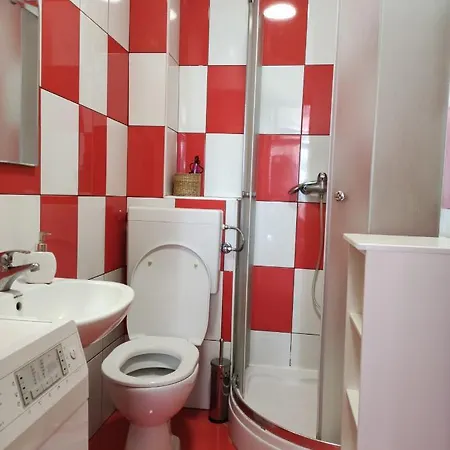 Cozy In In Quiet Neighborhood דירה