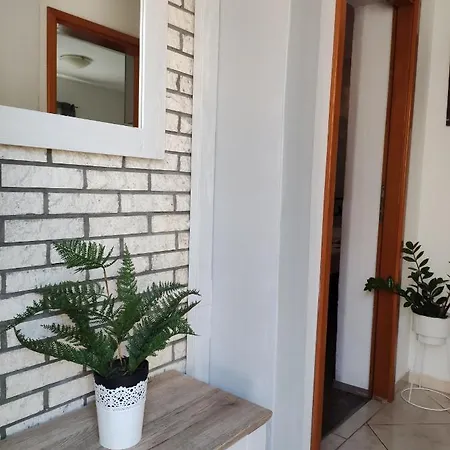 Cozy In In Quiet Neighborhood Apartmán