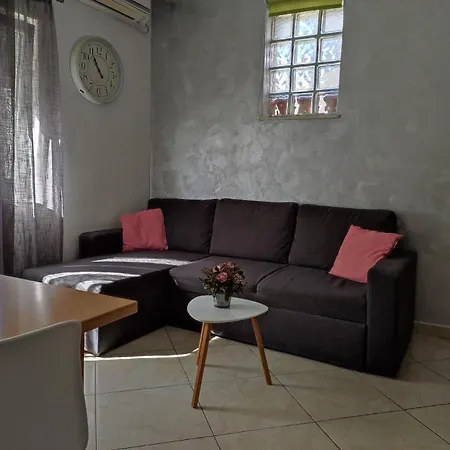 Cozy In In Quiet Neighborhood *